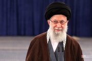ببینید | فیلم تازه از لحظه ورود رهبر انقلاب به حسینیه امام خمینی برای شرکت در انتخابات