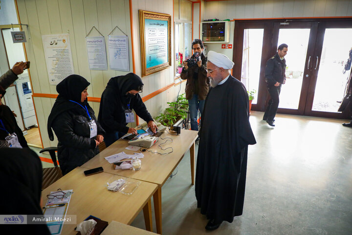 تصاویر | حسن روحانی رأی خود را به صندوق انداخت 5