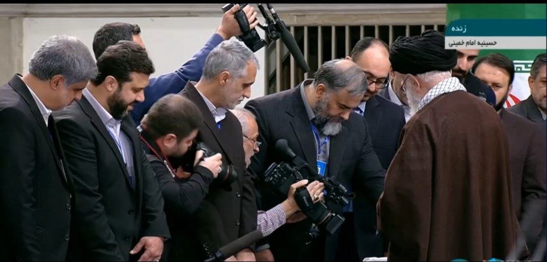 اولین عکس از حضور رهبر انقلاب در پای صندوق رأی 3