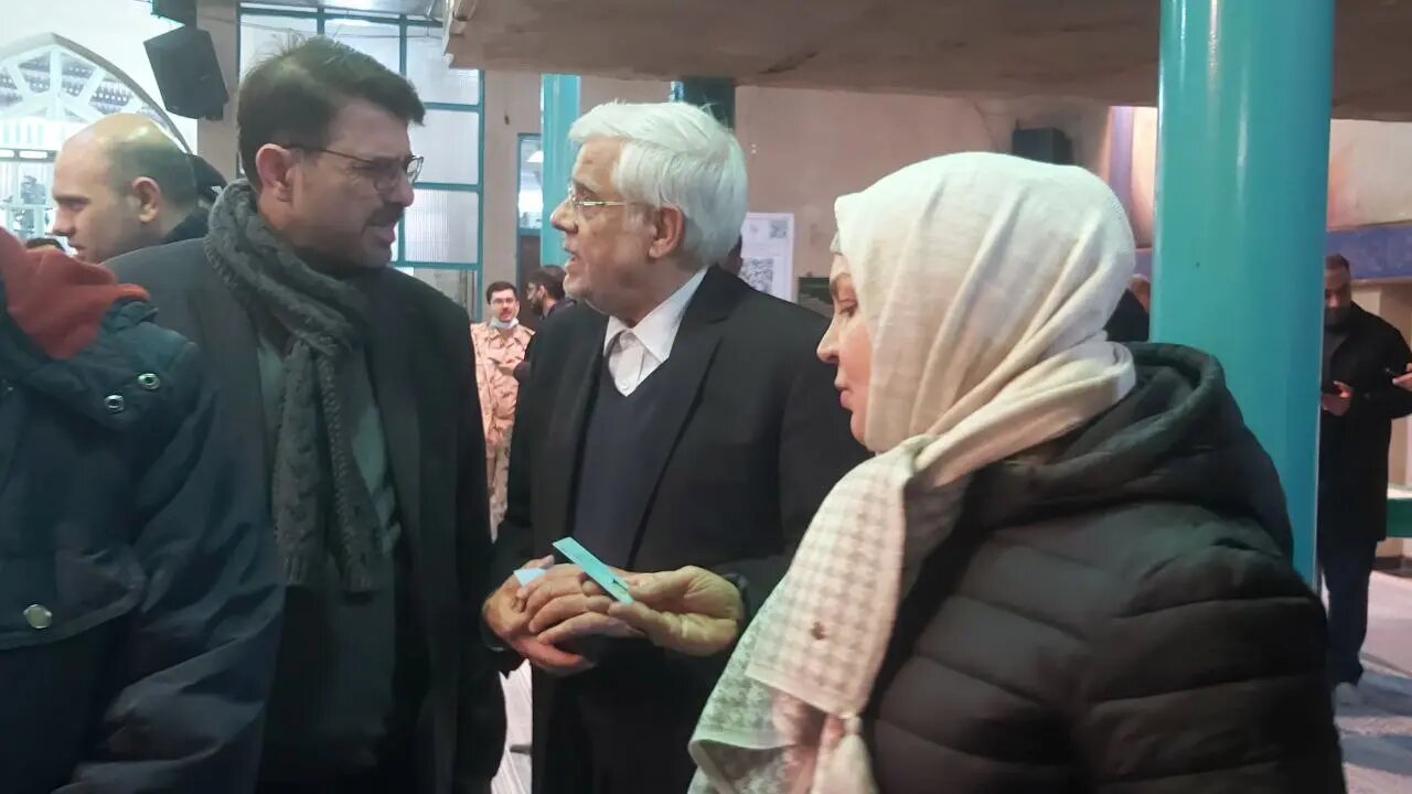 ناطق نوری به حسینیه ارشاد رفت و رأی داد / عارف و همسرش پای صندوق رأی حوزه جماران + عکس 3