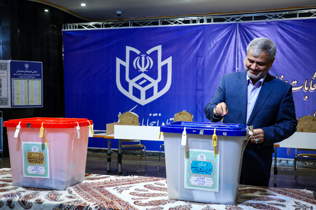 عکس | حضور رییس کل دادگستری استان تهران در ستاد انتخابات کشور