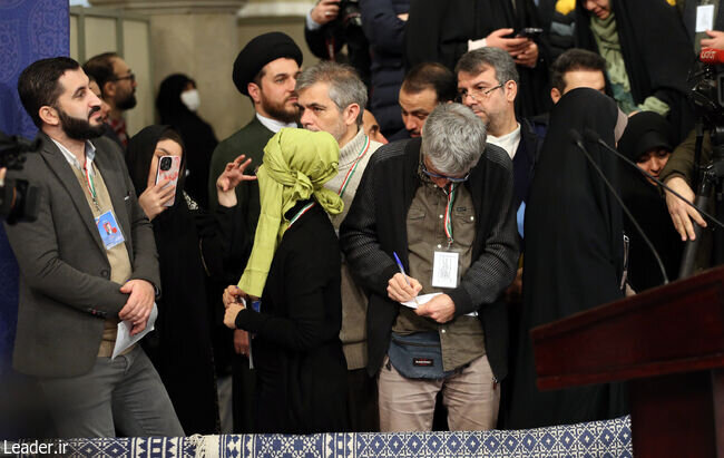 عکس های متفاوت از حضور خبرنگاران و عکاسان در بیت رهبری 13