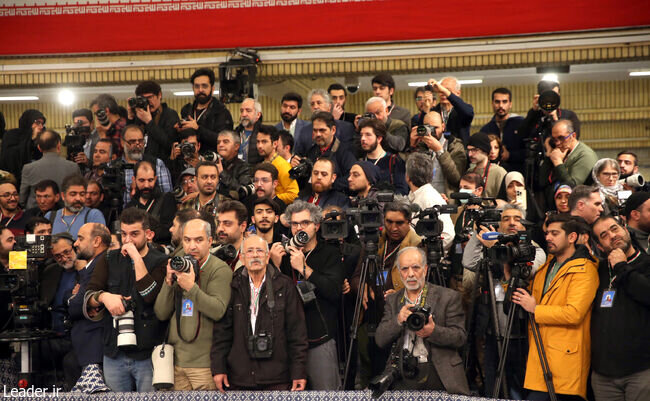عکس های متفاوت از حضور خبرنگاران و عکاسان در بیت رهبری