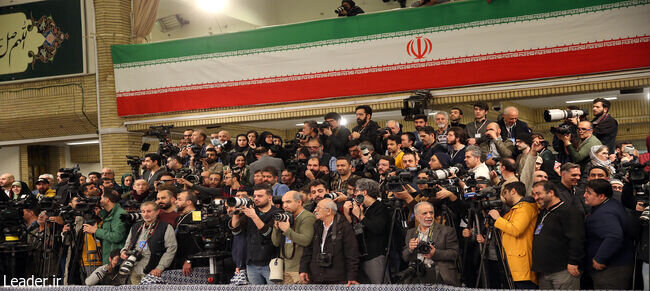 عکس های متفاوت از حضور خبرنگاران و عکاسان در بیت رهبری 9