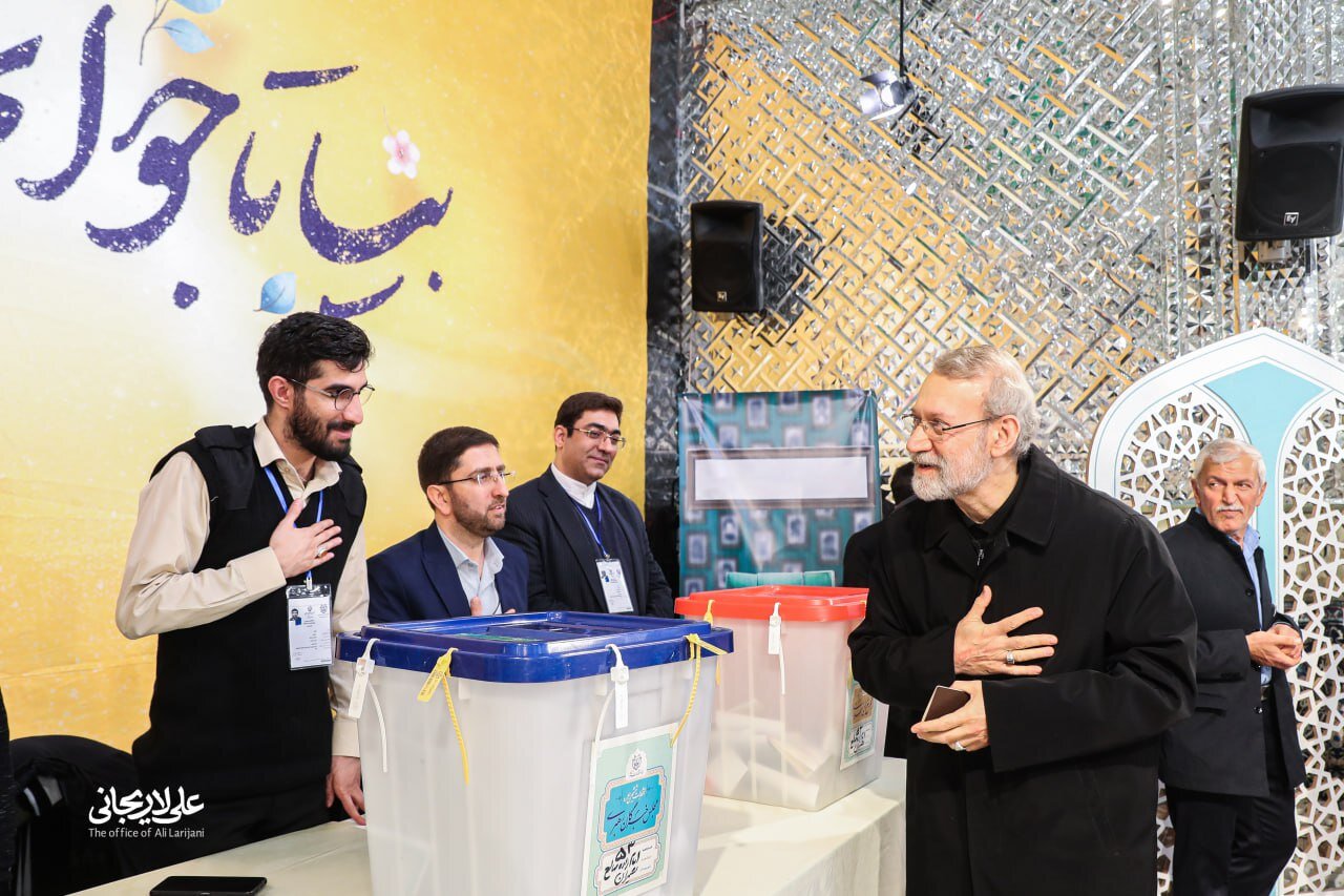 تصاویر حضور علی لاریجانی در انتخابات مجلس و خبرگان /مشاور رهبری کجا رأی خود را به صندوق انداخت؟