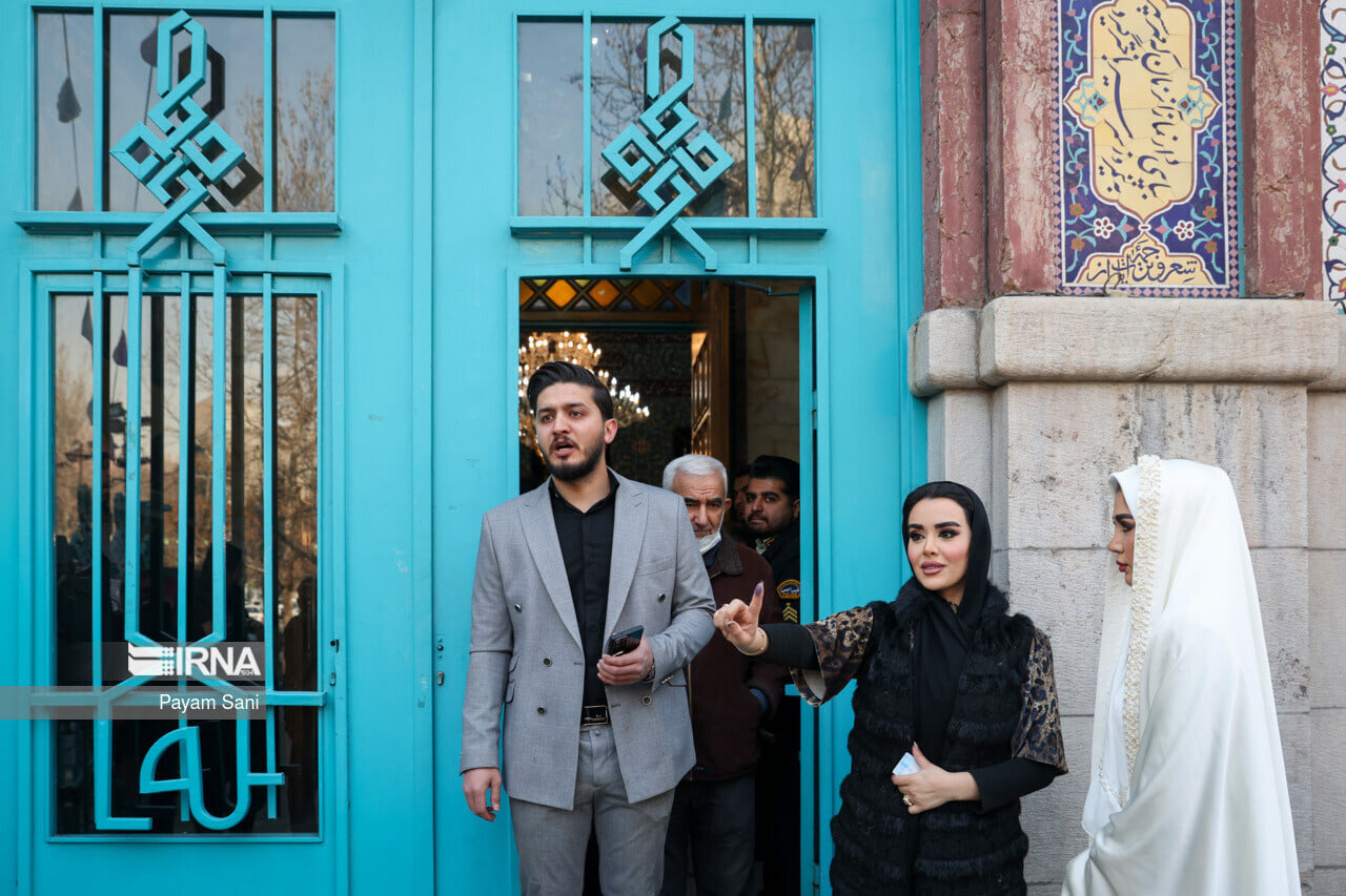 تصاویری از پوشش متفاوت رأی دهندگان زن در انتخابات مجلس و خبرگان 5