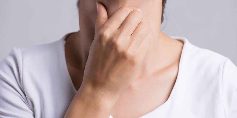 جراحی تیروئید در کمین چه افرادی است؟ | عمل جراحی تیروئید چیست؟