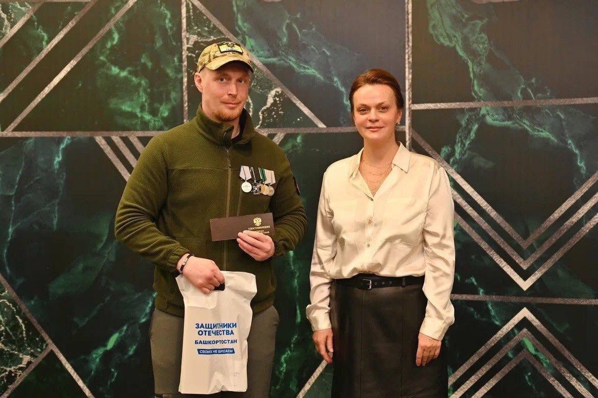 دخترعموی پوتین برای نیروهای واگنر گواهی جانبازی جور کرد/عکس