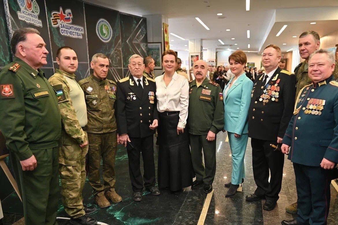 دخترعموی پوتین برای نیروهای واگنر گواهی جانبازی جور کرد/عکس