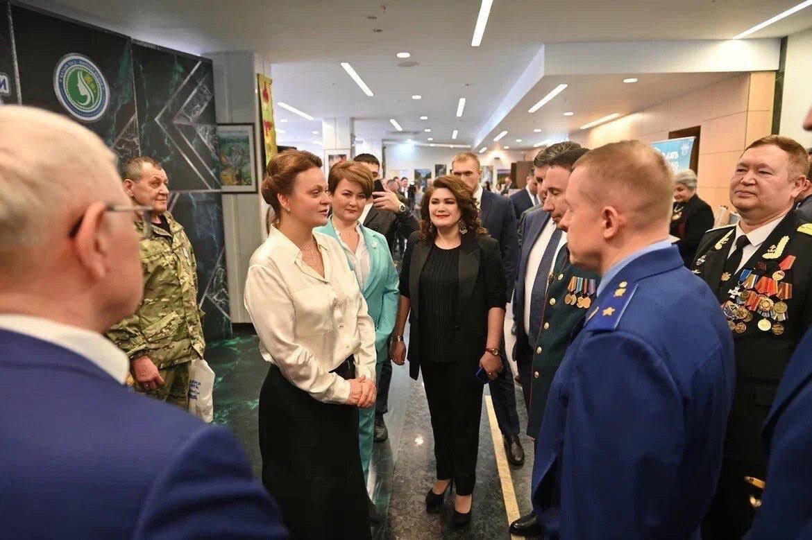 دخترعموی پوتین برای نیروهای واگنر گواهی جانبازی جور کرد/عکس