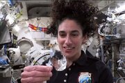 آب‌بازی یاسمین‌ مقبلی در ایستگاه فضایی بین‌المللی
