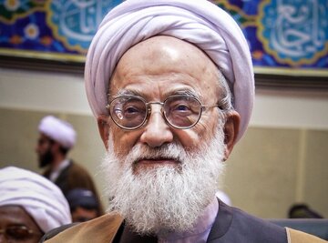 تصاویری از مراسم وداع با پیکر آیتالله امامی کاشانی