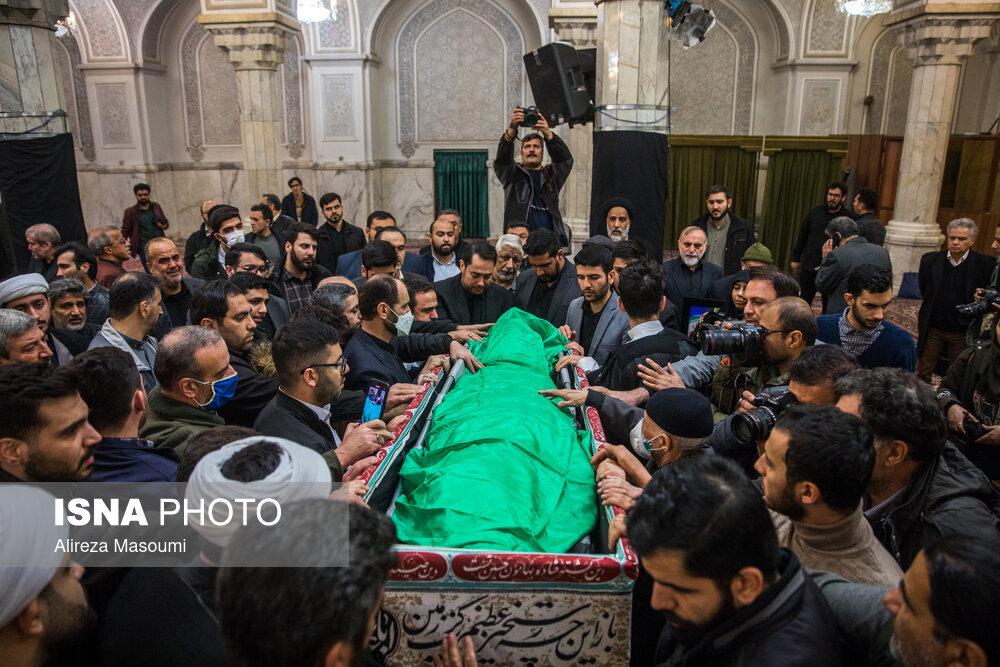 تصاویری از مراسم وداع با پیکر آیت‌الله امامی کاشانی