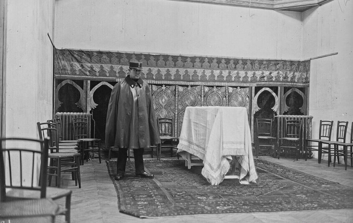 خلوت‌ترین تشییع جنازه شاه ایران/ هیچ مقام دولتی نیامد +عکس