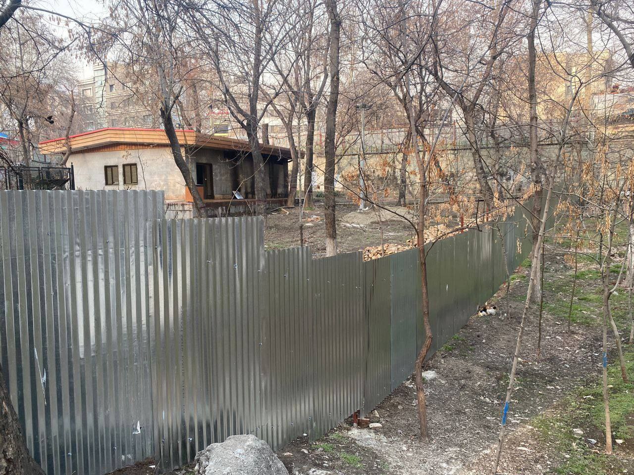 قابی از حصارکشی عجیب و مشکوک در پارک قیطریه