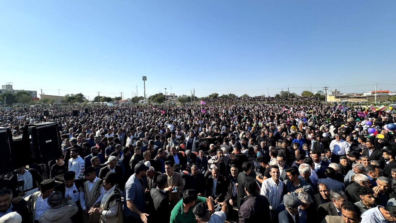 با همدلی و اتحاد برای آبادانی و توسعه شهرستان اندیمشک تلاش میکنیم