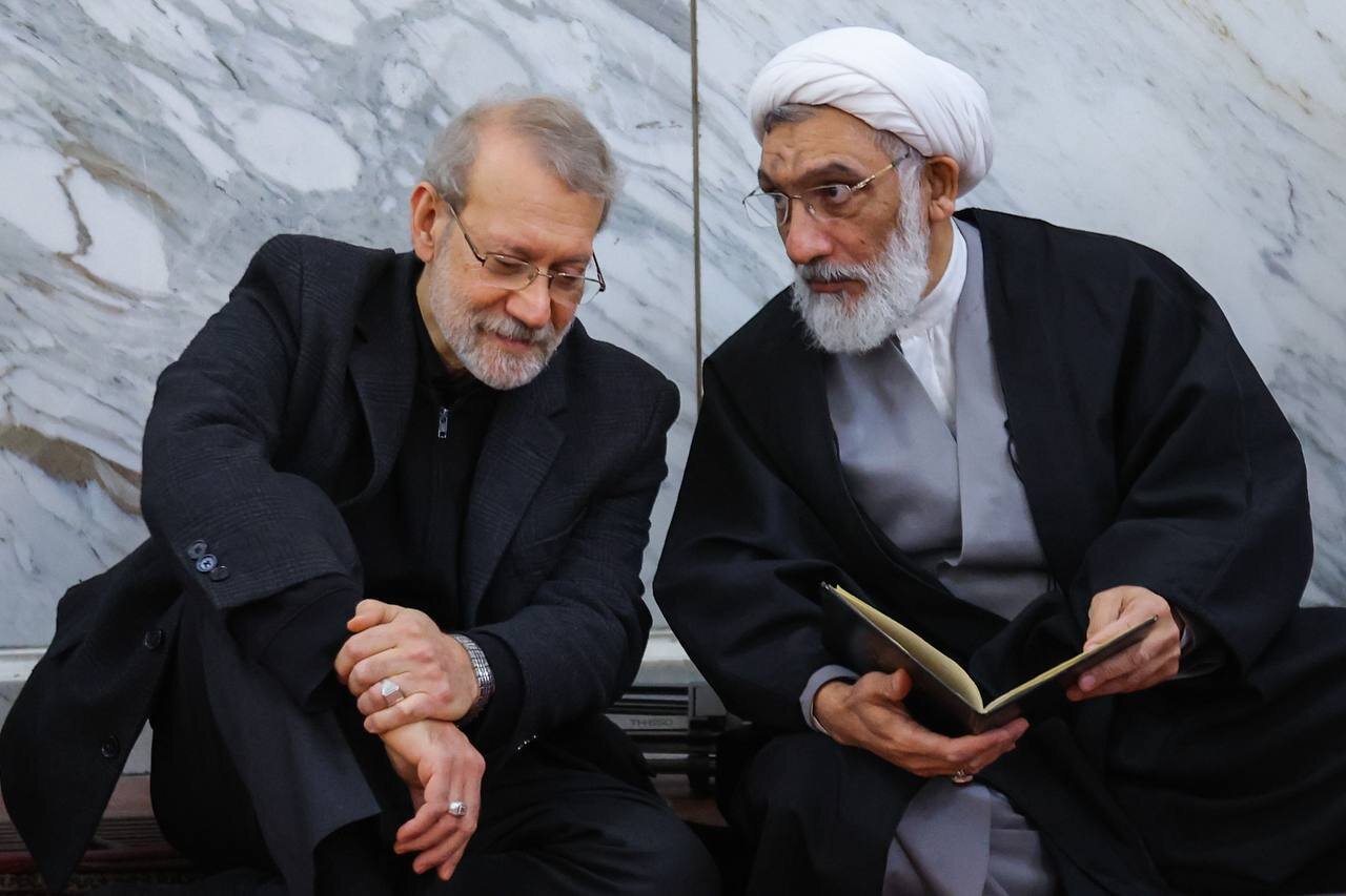 تصاویری از علی لاریجانی در مراسم تشییع آیت الله امامی کاشانی / مصطفی پورمحمدی هم آمد 2