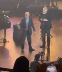 انتقاد روزنامه ایران از هو کردن پروفسور سمیعی در کنسرت ابی توسط اپوزیسیون/ کسانی که هو کردند، مصرف کننده مواد روانگردان بودند