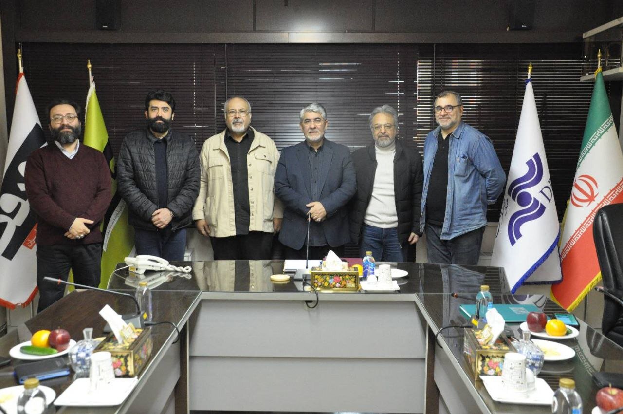 دیدار مدیر عامل مرکز گسترش با هیات مدیره صنوف سینمای مستند/ سرنوشت مستندنگاری پروژههای ملی چه شد؟
