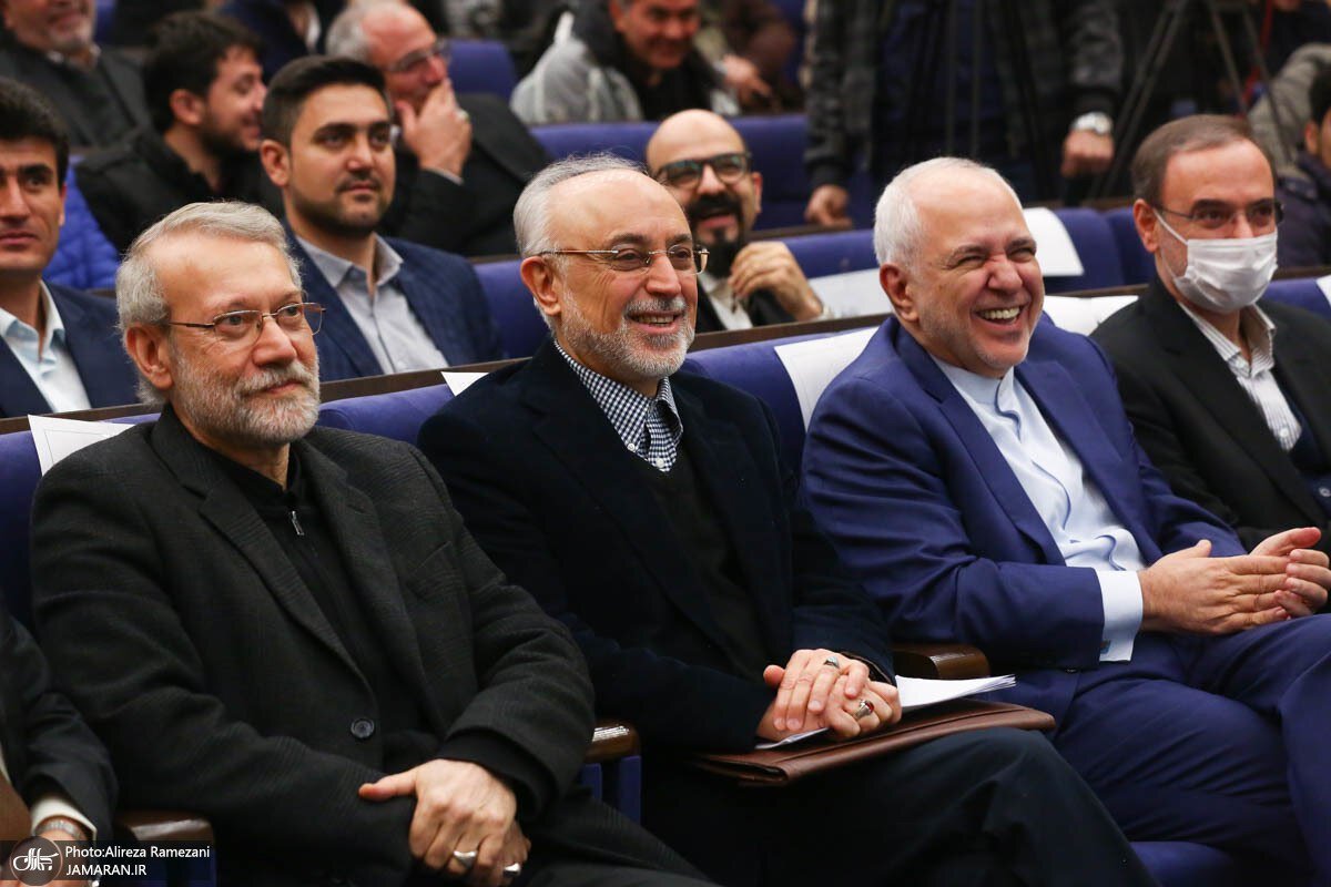 تصویری از خوش و بش علی لاریجانی و ظریف در یک مراسم