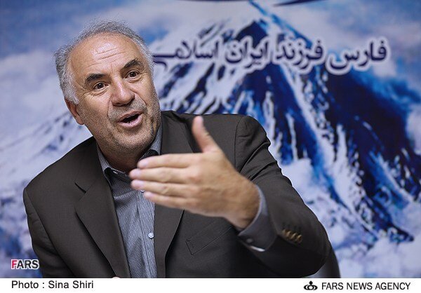 قربانیان تصادفات اغلب از دهکهای پایین جامعه هستند/ تهران چالوس را ۹۰ سال قبل دو ساله ساختند، در ۳۰ سال ۲۰ کیلومتر آزادراه نساختیم