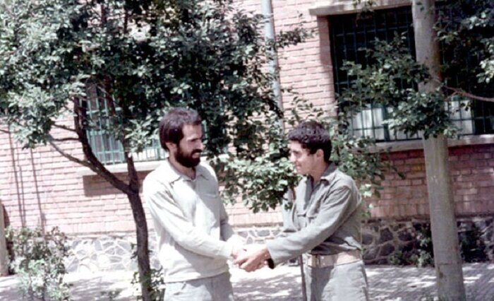 سردار برای کمک به رفتگران، خیابان جارو میکرد /او هیچگاه خود را یک فرمانده خطاب نکرد