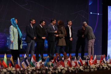 جشنواره پویانمایی تهران در ایستگاه پایانی / درناها در راه خانه هستند