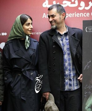شهاب حسینی و همسرش در اکران خصوصی فیلم در پردیس چارسو تهران