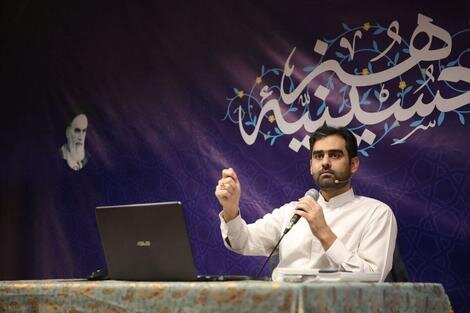 ثابتی، پزشکیان را تهدید کرد/ پاسخ های ضعیف تان به خبرنگار آمریکایی شرم آور بود/ ظاهرا دوست دارید بازهم فریب بخورید