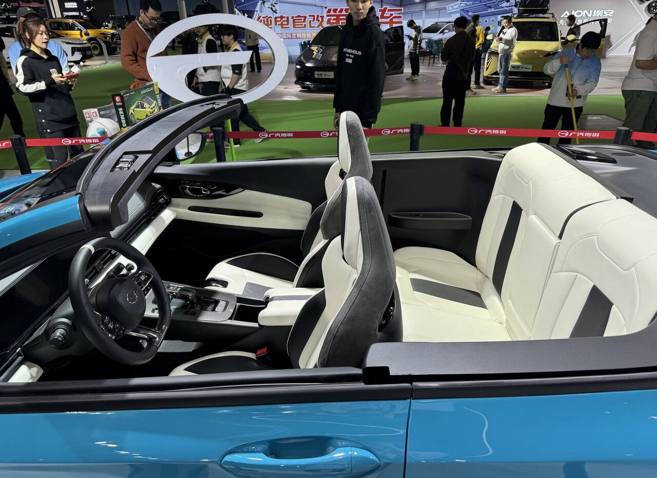 یک خودروی بدونسقف به کشور میآید/ عکس