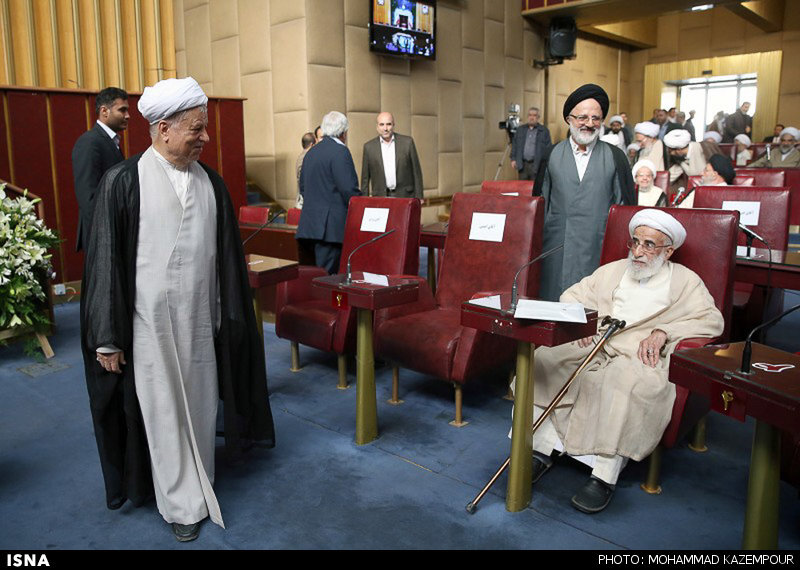 احمدی نژاد شکار دوربین ها شد / قالیباف با آیت الله خوش و بش کرد، جنتی معنادار نگاه کرد + عکس 6