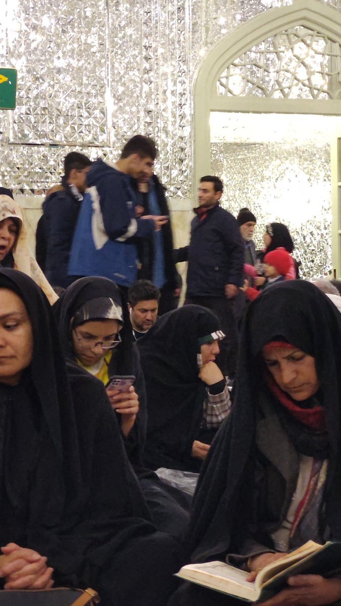 عکس | تصویری خاص از حامد بهداد در حرم امام رضا(ع)