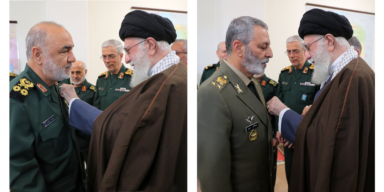 تصاویری از اعطای نشان فتح به فرماندهان کل ارتش و سپاه از سوی رهبر انقلاب