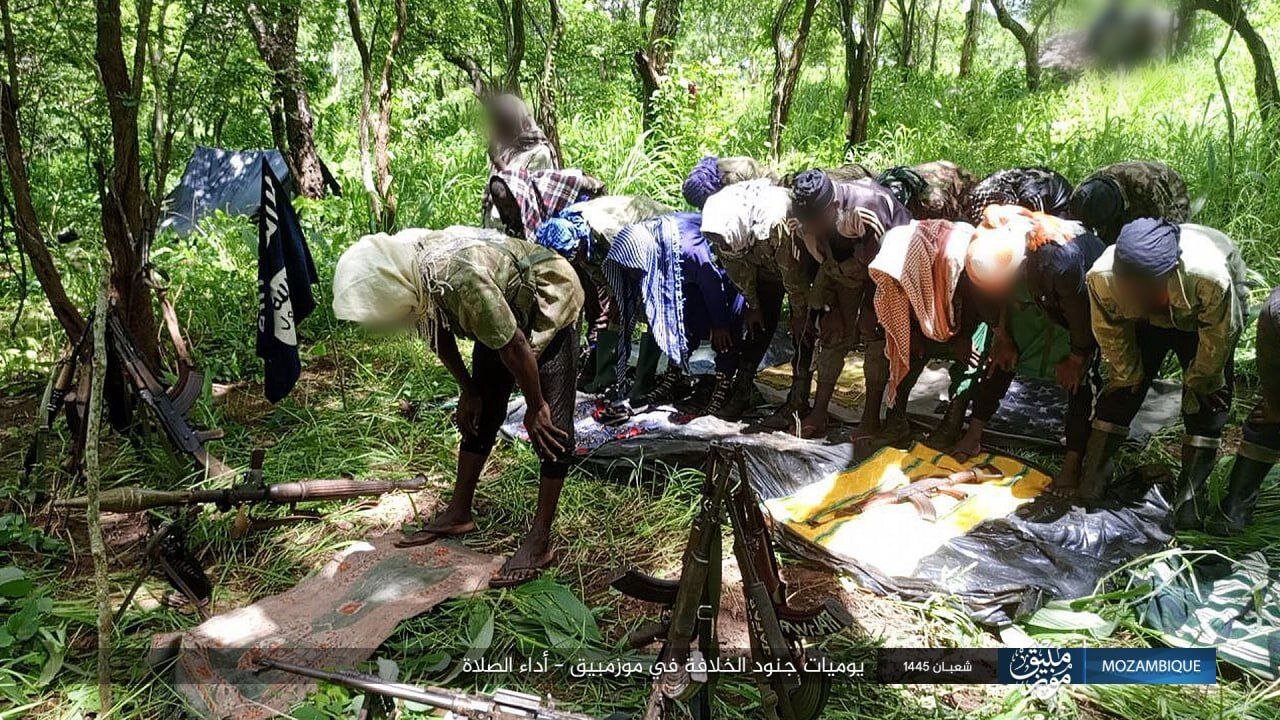 عکسهای جدید از داعش در آستانه ماه رمضان! 2 عکسهای جدید از داعش در آستانه ماه رمضان!