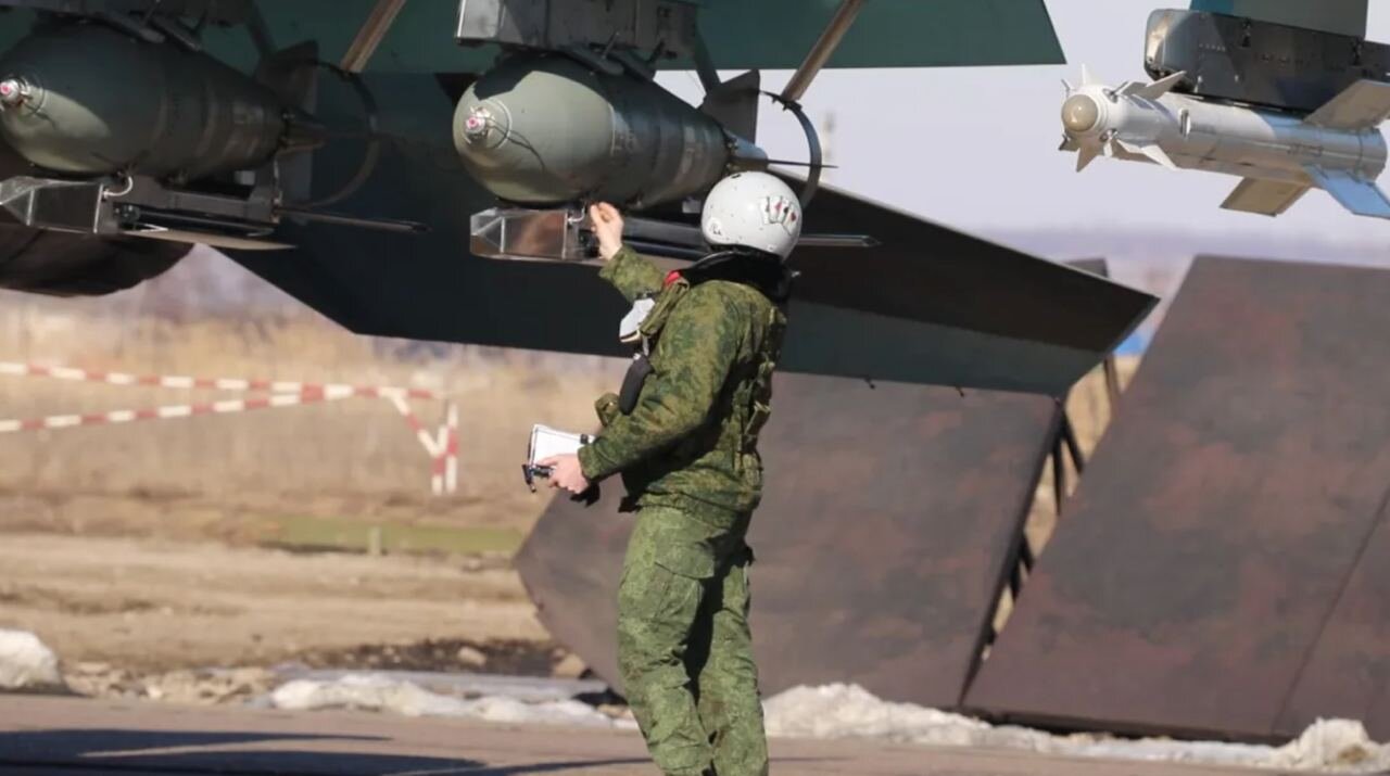 رسانه آمریکایی: بمب‌های هدایت‌شونده روسیه بلای جان اوکراین!/ عکس