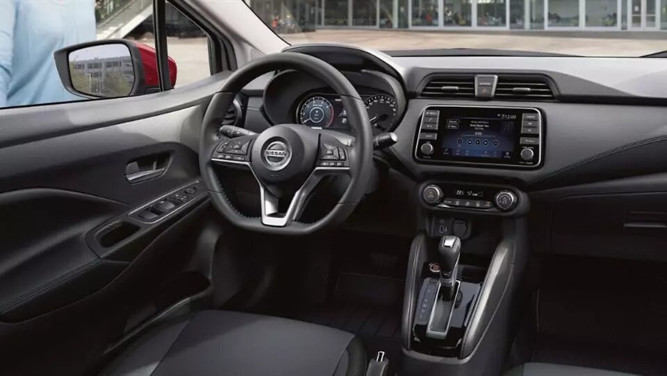 مقاومت عجیب و شگفتآور خودروی وارداتی بازار ایران زیر یک تریلی! /عکس و فیلم