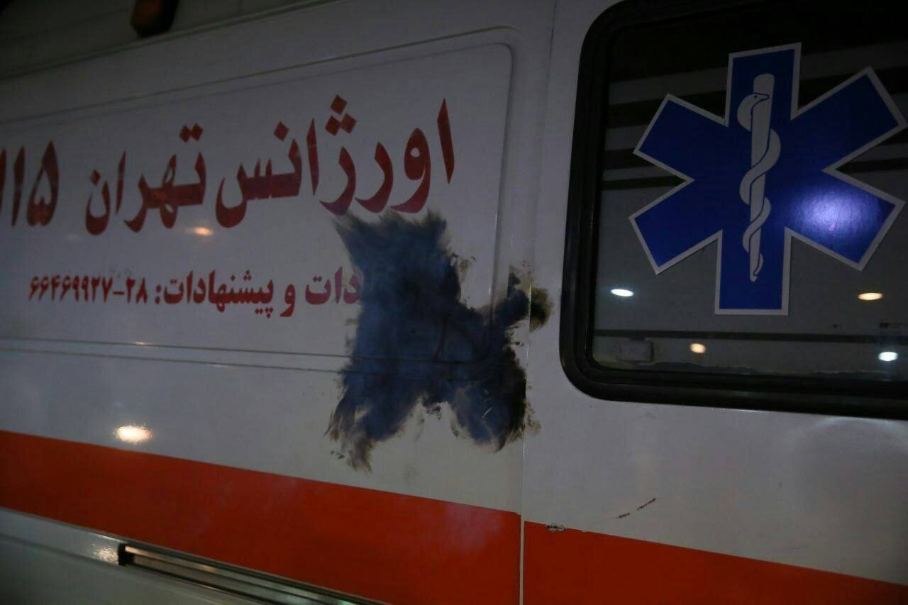 عکس | پرتاب نارنجک به آمبولانس حال حمل بیمار
