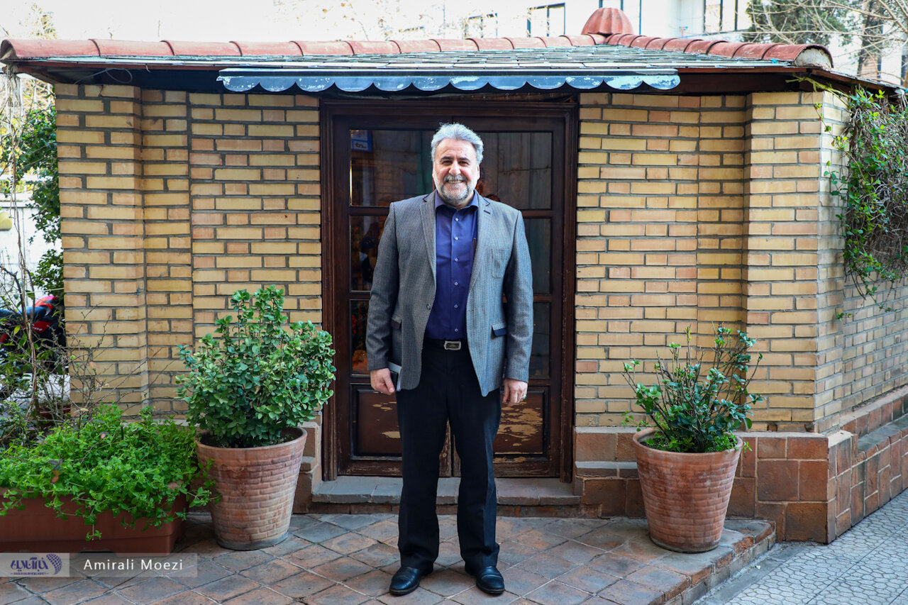 فلاحت پیشه: ترامپ با روسیه و چین می سازد تا ایران را وجه المصالحه قرار دهند /در انتخابات ۱۴۰۴ شاهد جنگ زرگری خواهیم بود