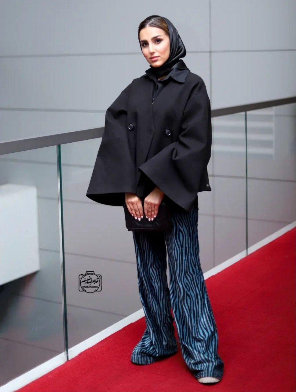 عکس | شلوار عجیب بازیگر زن «زخم کاری»؛ طرح گورخری؟