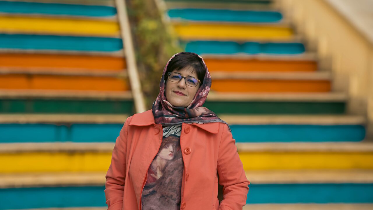 معمولاً چشمه خلاقیت هنرمندان بیرون از ایران میخشکد؛ چون ارتباط با ایران واقعی قطع میشود/