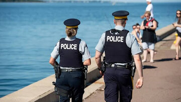 ببینید | توصیه جنجالی پلیس تورنتو به مردم برای مقابله با کشته شدن در مقابل دزدها!