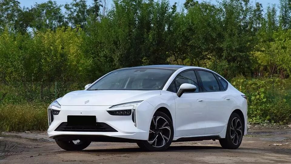 لونا؛ تاکسی برقی چینی که توسط ایران خودرو تولید شد!/ عکس