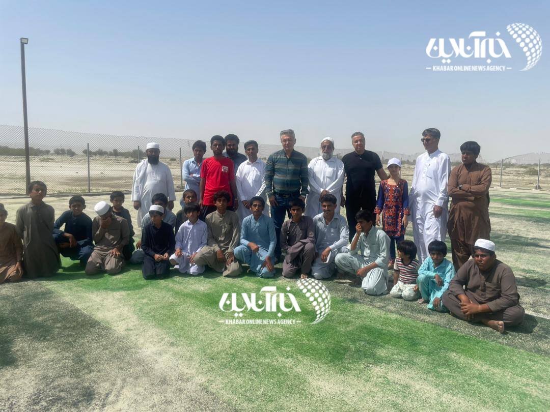 عکس| حضور استیلی در مناطق سیلزده؛ قول جالب به مردم سیستان و بلوچستان