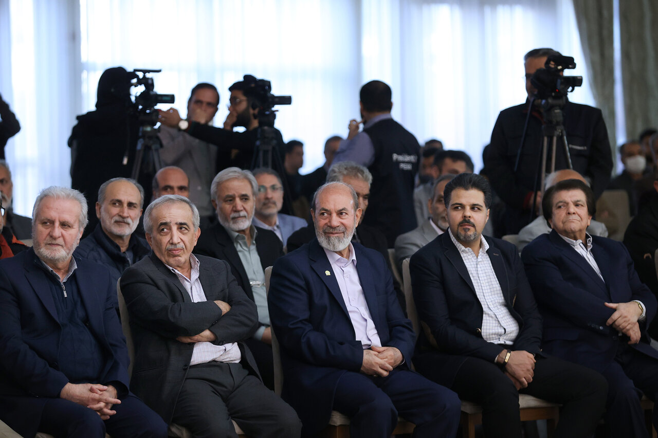 عکس مشترک ابراهیم رئیسی و عباس قادری در حاشیه یک دیدار