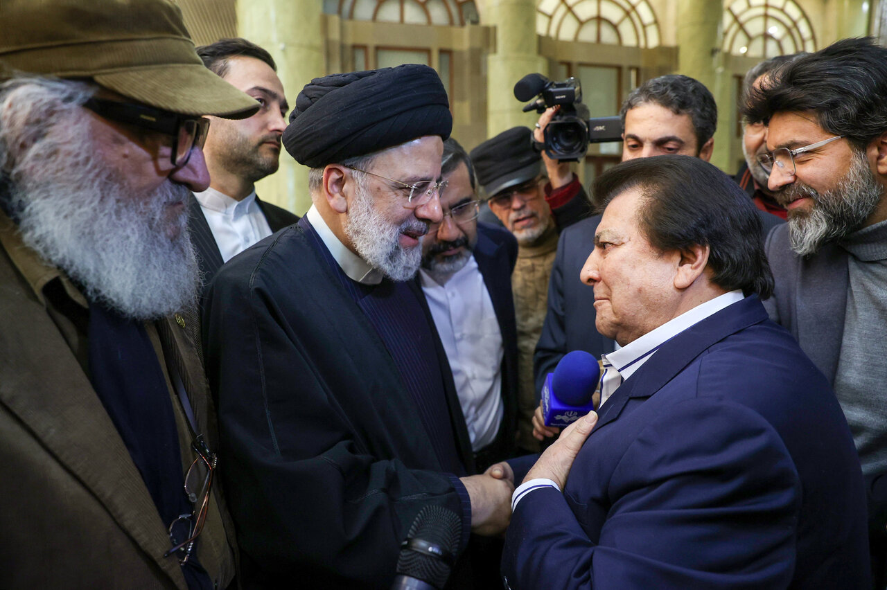 عکس مشترک ابراهیم رئیسی و عباس قادری در حاشیه یک دیدار