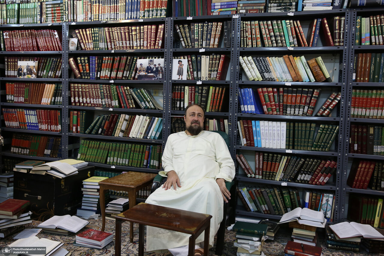 عکس دیده نشده از سیدحسن خمینی با پوششی متفاوت / سیدمحمد خاتمی وارد شد 5