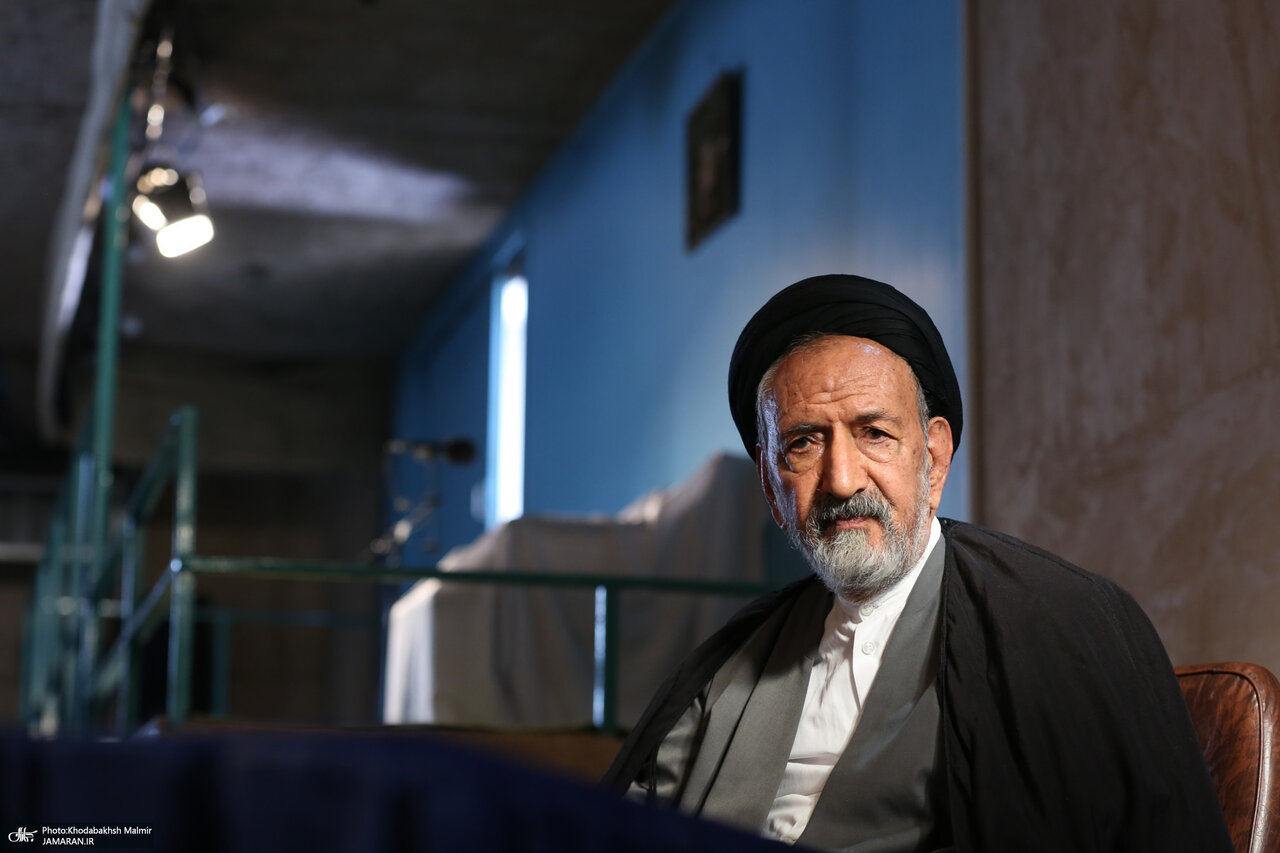 عکس دیده نشده از سیدحسن خمینی با پوششی متفاوت / سیدمحمد خاتمی وارد شد 6