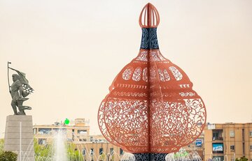 اصفهان به استقبال بهار می رود/ از نصب سفره «هفت سین» تا برپایی رویداد «نقاشی‌خط» در چهارباغ عباسی