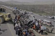 ببینید | واژگونی تریلی و برخورد خودروها در جاده تنگ سریز استان کهگیلویه و بویراحمد