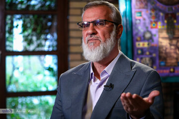 دفاع تمام قد رویانیان از «طرح نور» / چرا وقتی پلیس به بی حجاب ها تذکر میدهد ناراحت میشوند؟ بگویند چشم! دفاع تمام قد رویانیان از «طرح نور» / چرا وقتی پلیس به بی حجاب ها تذکر میدهد ناراحت میشوند؟ بگویند چشم!